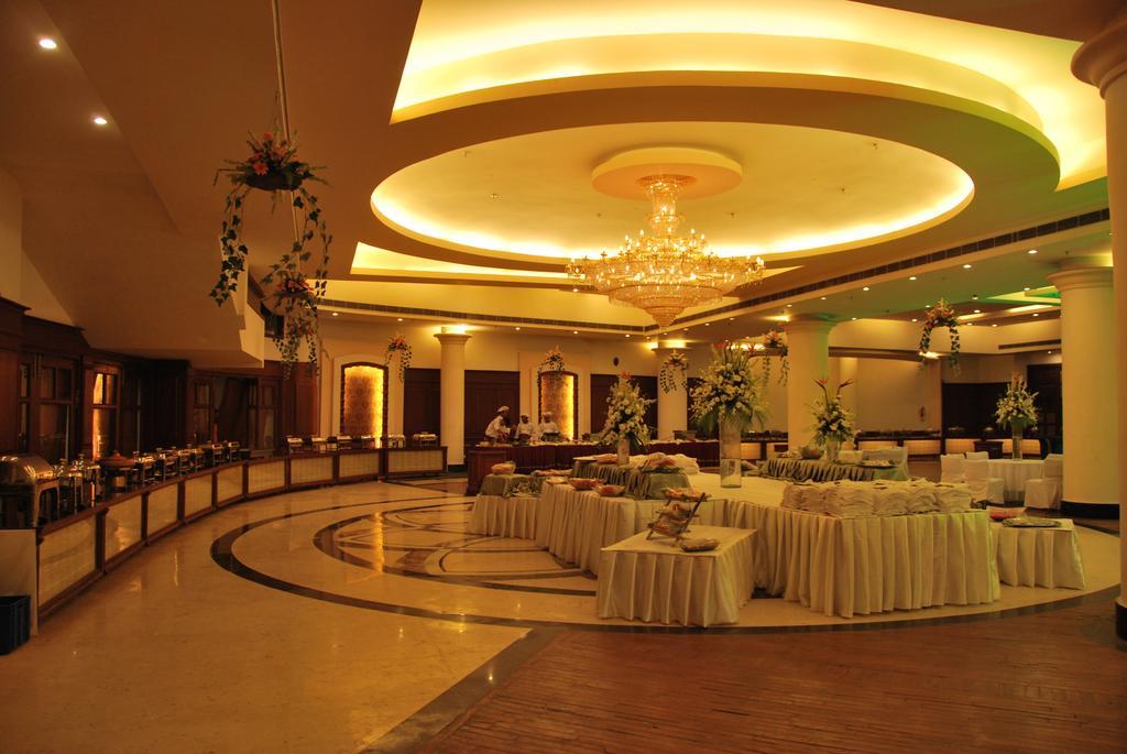 Gulmor Hotell Ludhiana Exteriör bild