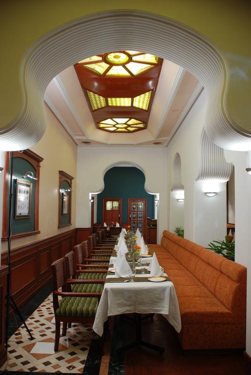Gulmor Hotell Ludhiana Exteriör bild