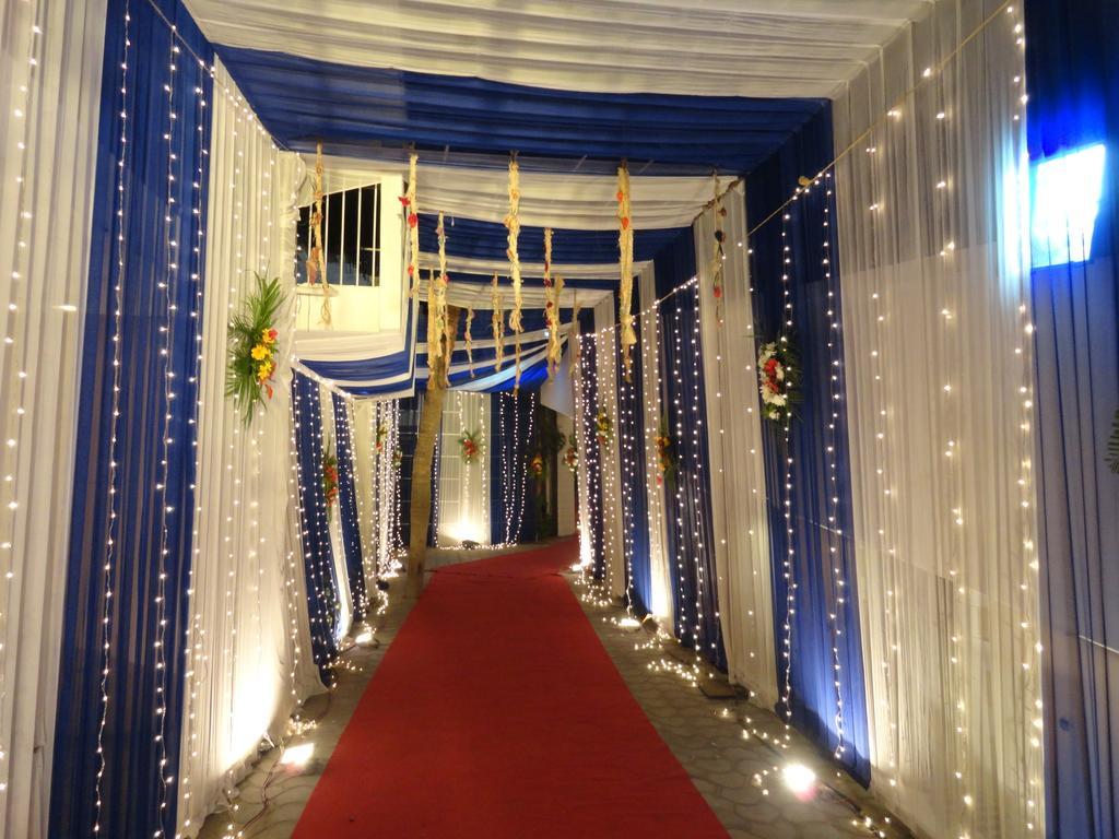 Gulmor Hotell Ludhiana Exteriör bild