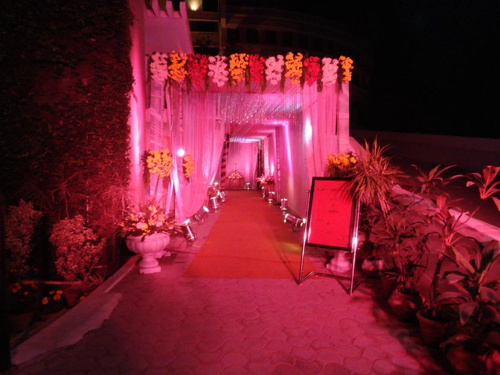 Gulmor Hotell Ludhiana Exteriör bild