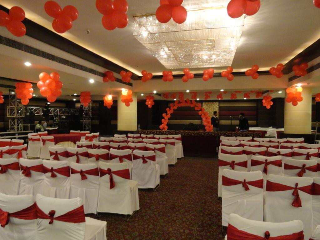 Gulmor Hotell Ludhiana Exteriör bild