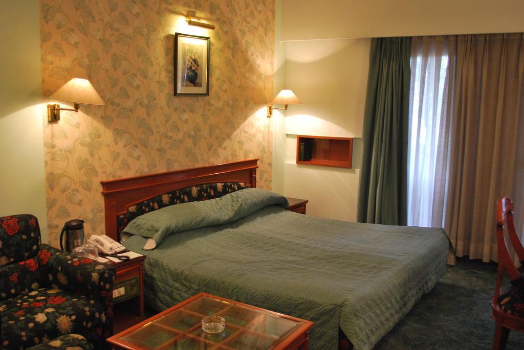 Gulmor Hotell Ludhiana Rum bild